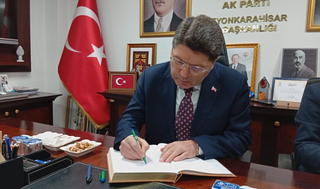 Adalet Bakanı Yılmaz Tunç Afyonkarahisar'da gerçekleştirdiği ziyaretler kapsamında; AK Parti