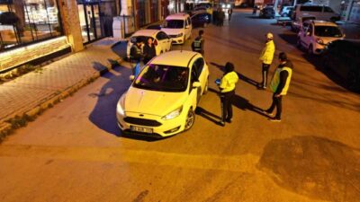 Afyonkarahisar’ın Bolvadin ilçesinde çok sayıda polisin katılımıyla huzur ve asayiş