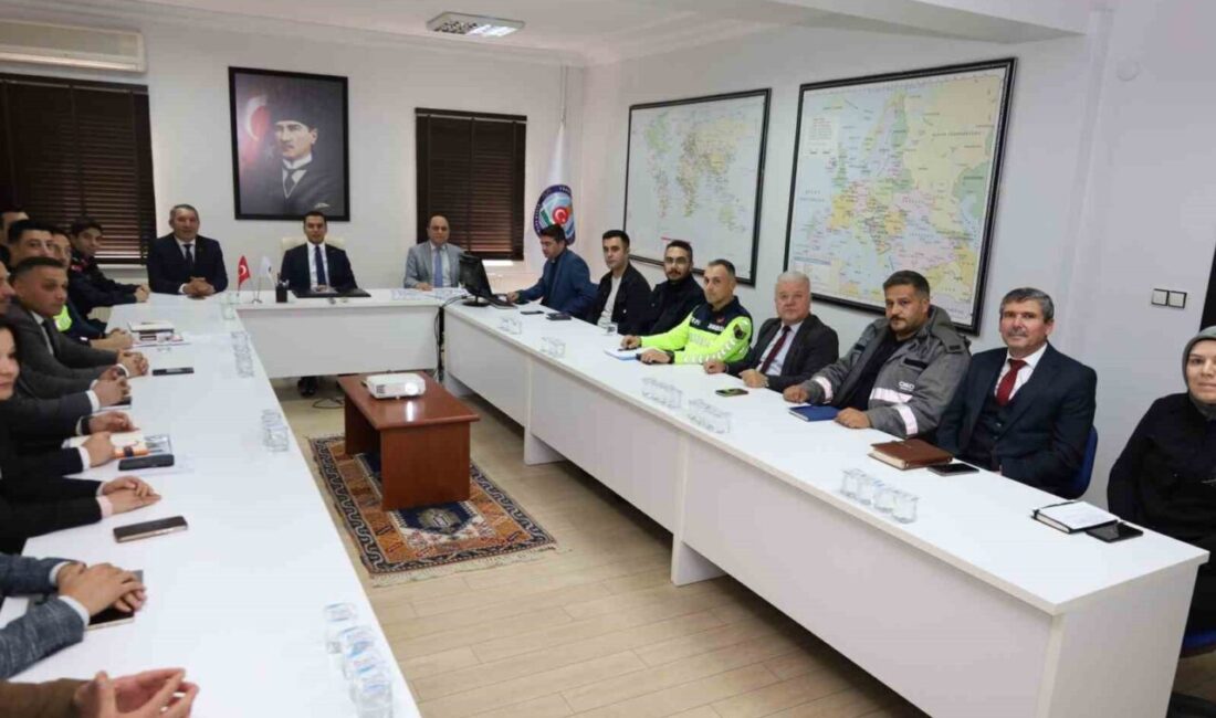 Afyonkarahisar’ın Dinar ilçesinde kış tedbirleri ile ilgili yapılan toplantıda alınacak