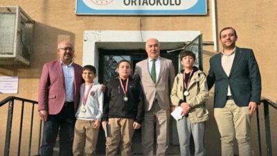 Emirdağ Atatürk Ortaokulunda düzenlenen 2025-2026 Eğitim Öğretim Yılı ‘Geleneksel Satranç