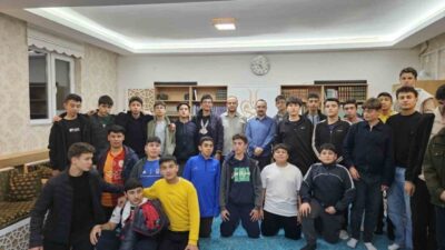 Emirdağ Fen Lisesi erkek öğrencileri Emirdağ Diyanet Gençlik Merkezi’nde buluştu.