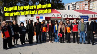 Afyonkarahisar Valiliği himayelerinde yürütülen 'farkıMda mısın?' projesi kapsamında Zafer Meydanı’nda