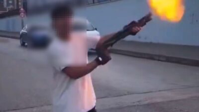 Gaziantep’te 18 yaşından küçük olduğu öğrenilen 3 şahıs, ellerindeki pompalı