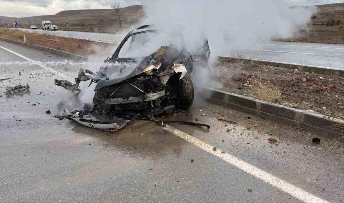 Tokat’ta yağmur nedeniyle kayganlaşan yolda kontrolden çıkan otomobil, kaza sonrası