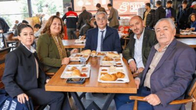 Afyonkarahisar Belediye Başkanı Burcu Köksal, beraberinde Belediye Başkan Yardımcısı Ömer
