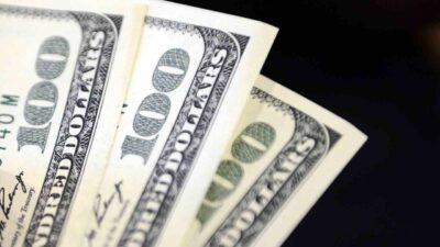 Dolar 42,0690 liradan, euro ise 48,4730 liradan güne başladı. İstanbul