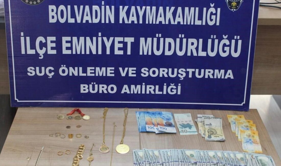 Afyonkarahisar’da telefonda aradıkları aileyi yaklaşık 2 milyon TL dolandıran 2