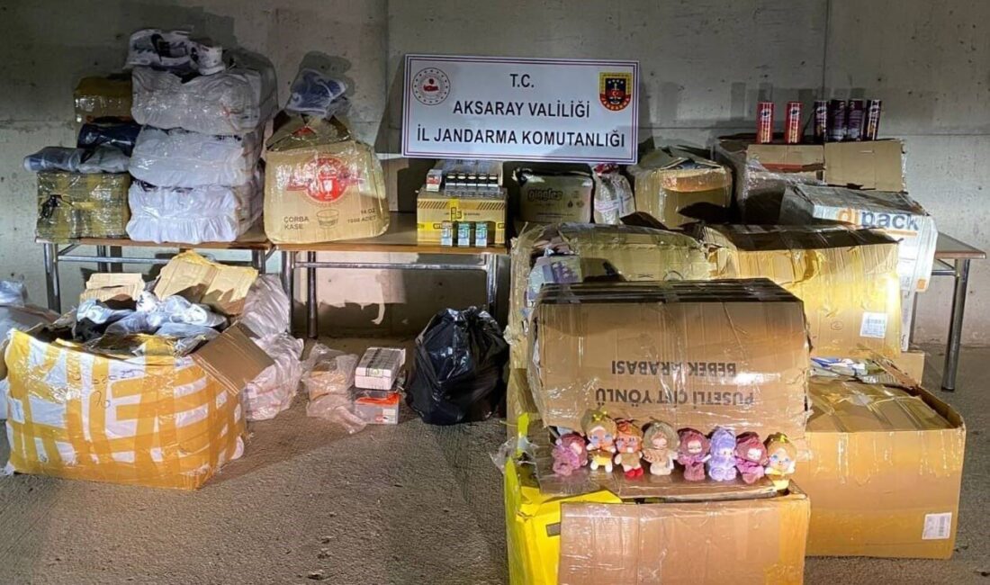 Aksaray’da jandarma ekiplerinin şüphe üzerine durdurduğu tırda 3 milyon değerinde