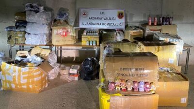 Aksaray’da jandarma ekiplerinin şüphe üzerine durdurduğu tırda 3 milyon değerinde