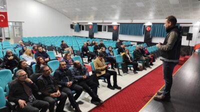 Narkotik ekipleri ebeveynleri bilgilendirdi: “Amacımız cezaevlerini doldurmak değil, çocuklarımızı topluma