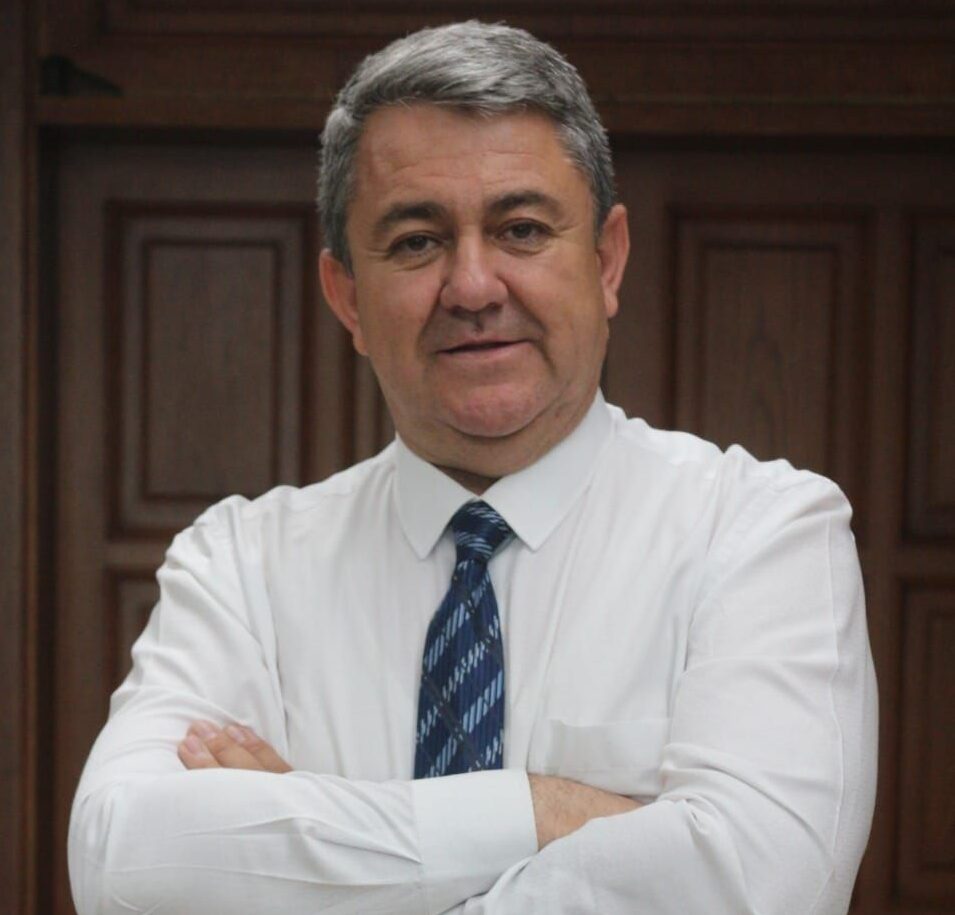 Hakan Dilek yazar fotoğrafı