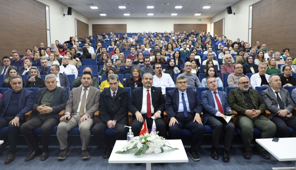 Afyonkarahisar Sağlık Bilimleri Üniversitesi (AFSÜ) Rektörü Prof. Dr. Adem Aslan,