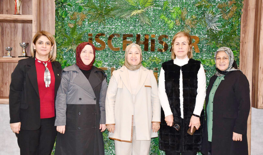 AK Parti Genel Merkez Kadın Kolları MKYK Üyesi ve Ege