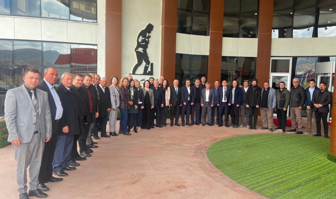 Cumhuriyet Halk Partisi (CHP) Afyonkarahisar İl Başkanı Hasan Karadeniz, yönetim