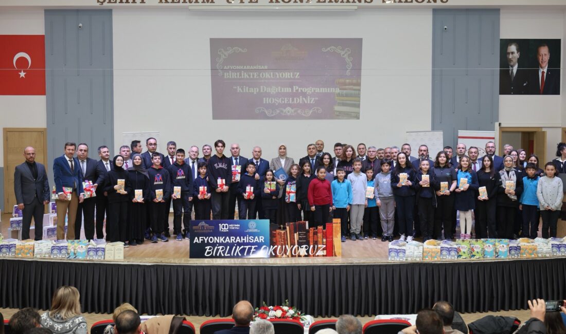 Afyonkarahisar Şehit Kerim Üye Konferans Salonu’nda düzenlenen “Afyonkarahisar Birlikte Okuyoruz”