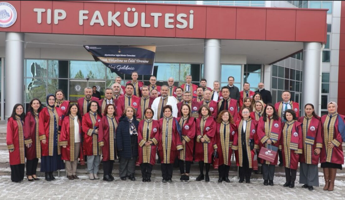 Afyonkarahisar Sağlık Bilimleri Üniversitesinde (AFSÜ) düzenlenen Akademik Yükseltme ve Ödül