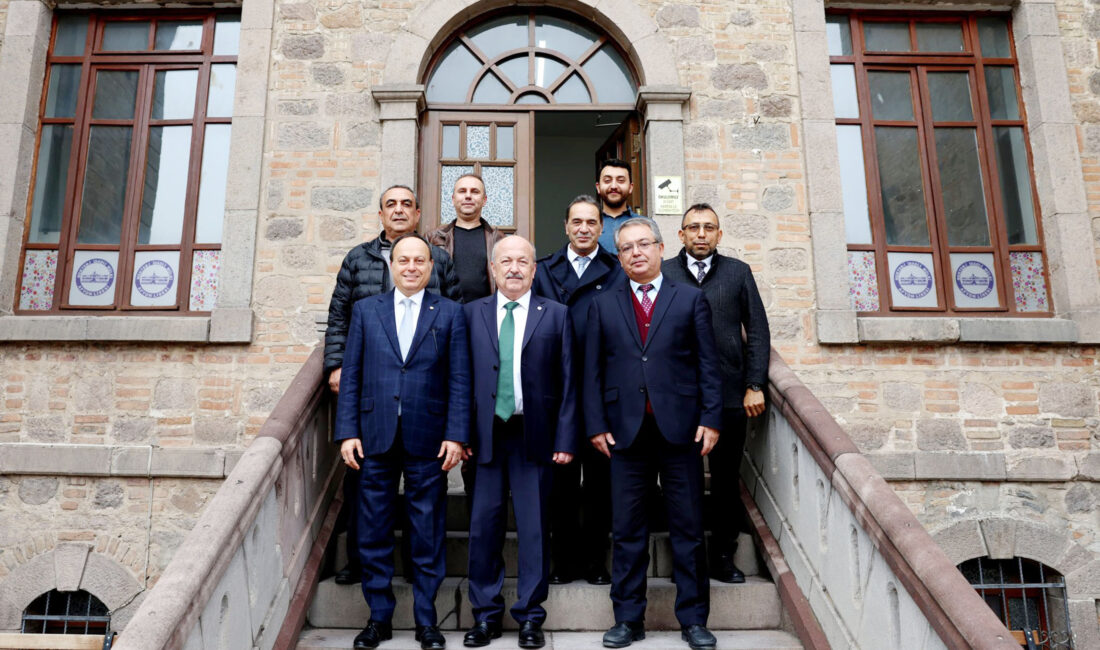 Uşak Üniversitesi Rektörü ve Afyon Lisesi 1976 mezunu Prof. Dr.