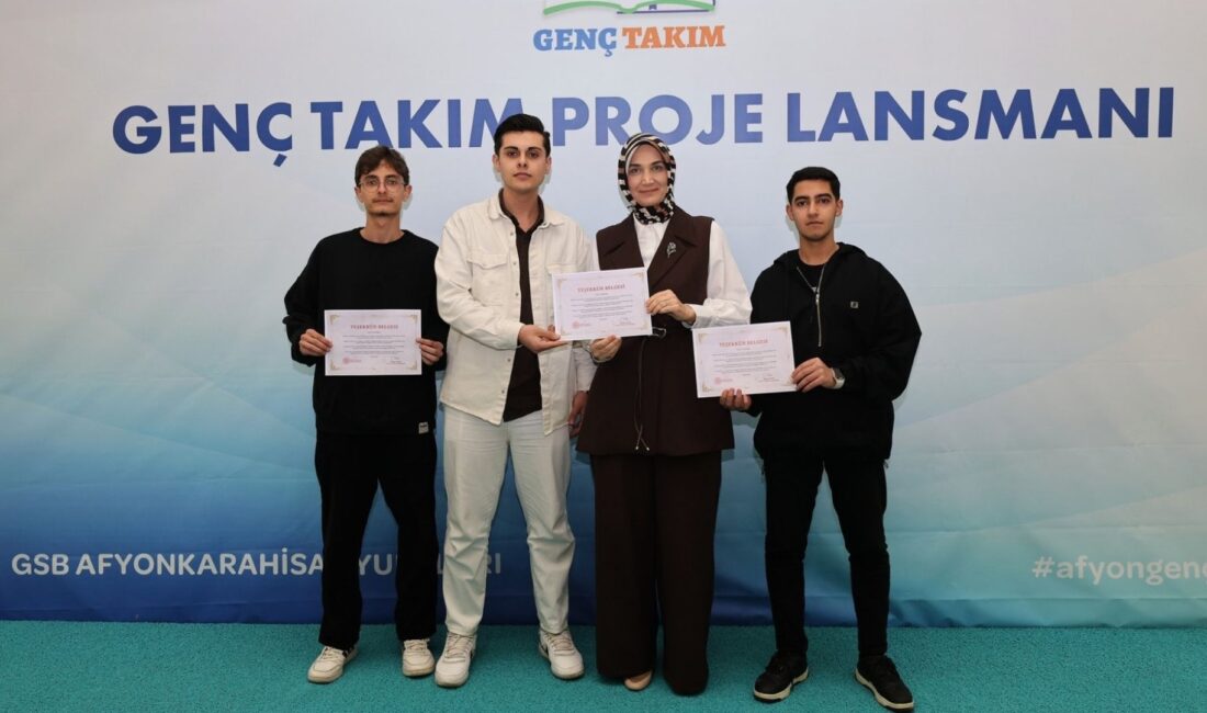 Afyonkarahisar Valisi Doç. Dr. Kübra Güran Yiğitbaşı, okuma, gönüllülük ve