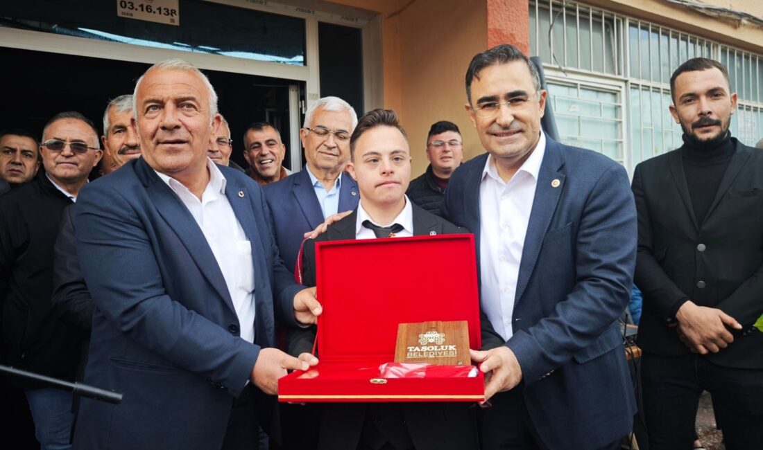 AK Parti Afyonkarahisar Milletvekili Hasan Arslan, Taşoluk’ta asker uğurlama programına
