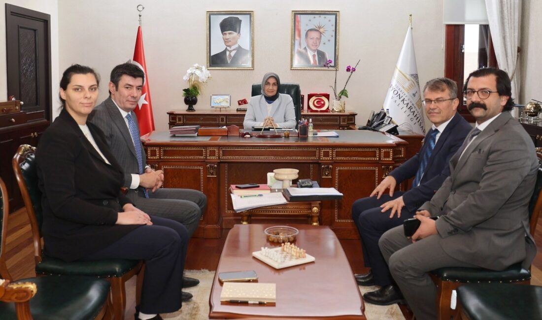 Afyonkarahisar Valisi Doç. Dr. Kübra Güran Yiğitbaşı başkanlığında, Vali Yardımcısı