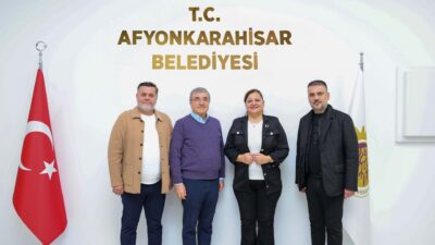Afyonkarahisar Belediye Başkanı Burcu Köksal, Adana önceki dönem milletvekillerinden Mehmet