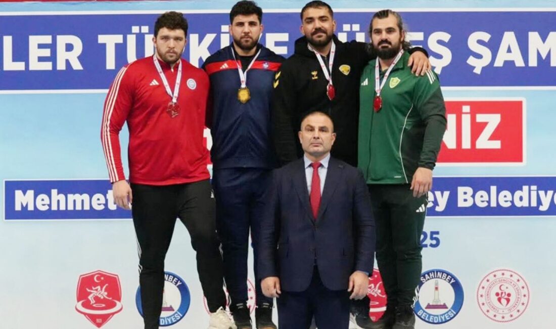 Afyonkarahisarlı güreşçi Fatih Bozkurt, Büyükler Türkiye Güreş Şampiyonası’nda gösterdiği büyük