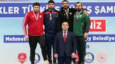 Afyonkarahisarlı güreşçi Fatih Bozkurt, Büyükler Türkiye Güreş Şampiyonası’nda gösterdiği büyük