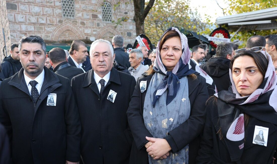 Şehzadeler Belediye Başkanı Gülşah Durbay için düzenlenen cenaze törenine, CHP
