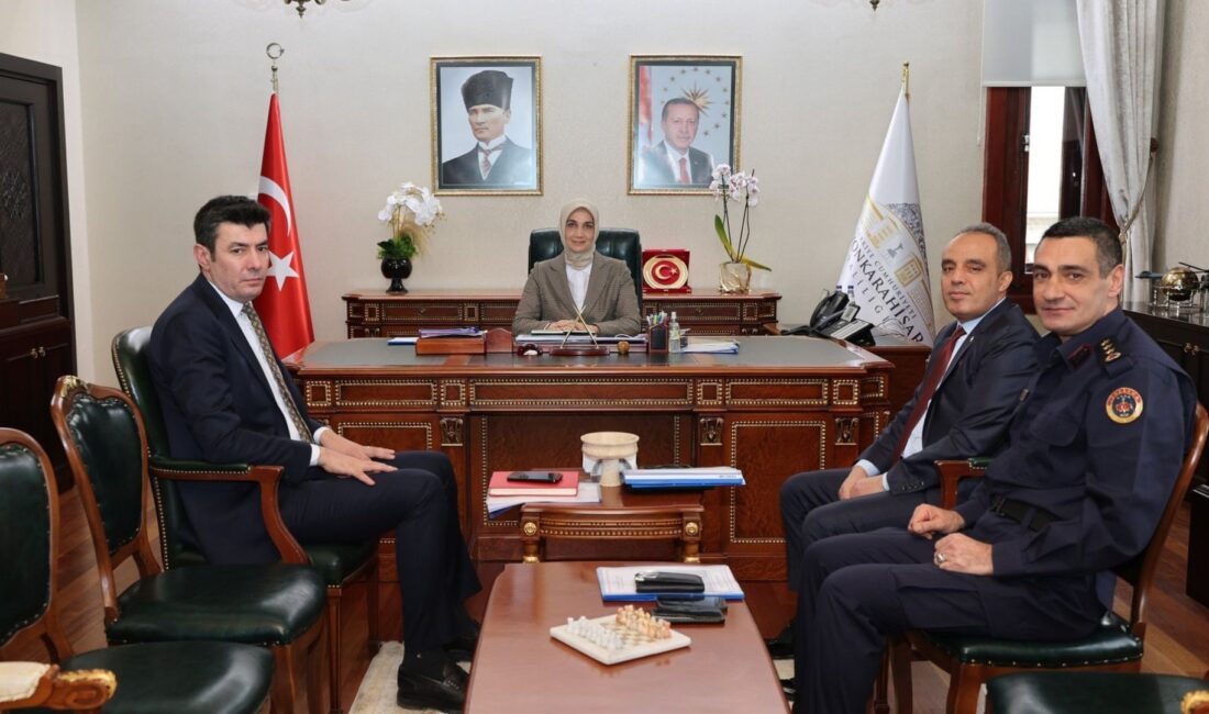 Afyonkarahisar’da asayiş ve güvenlik konularının ele alındığı toplantı, Vali Doç.
