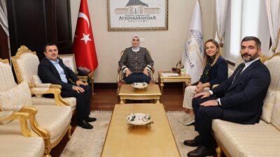 Afyonkarahisar Valisi Doç. Dr. Kübra Güran Yiğitbaşı, Tıbbi Kenevir Üreticileri