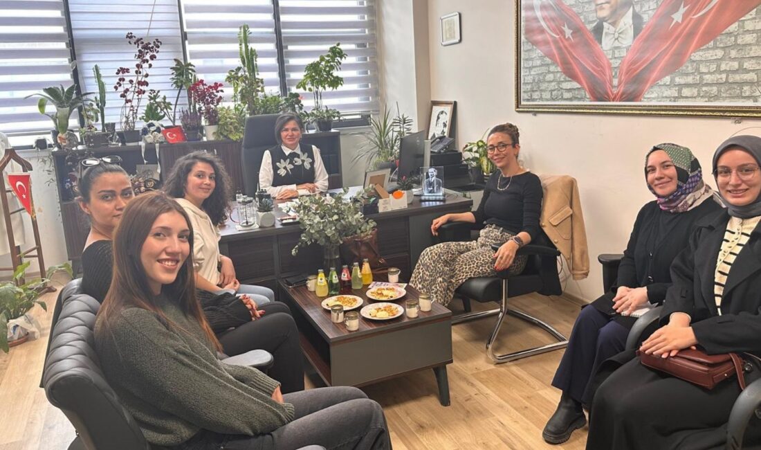 Afyonkarahisar Emniyet Müdürlüğü, bilgilendirme faaliyetlerine yönelik çalışmalarını aralıksız sürdürüyor.