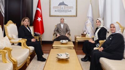 Afyonkarahisar Valisi Doç. Dr. Kübra Güran Yiğitbaşı, AK Parti Afyonkarahisar