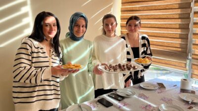 GSB Afyonkarahisar Yurtları bünyesindeki Şuhut Yurdu’nda öğrencilerle birlikte ev yapımı