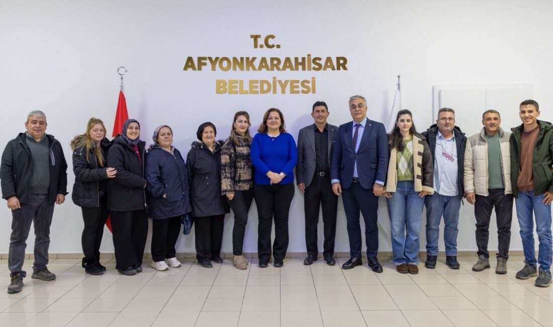 Afyonkarahisar Belediye Başkanı Burcu Köksal, Cumhuriyet Halk Partisi Dereçine Belde