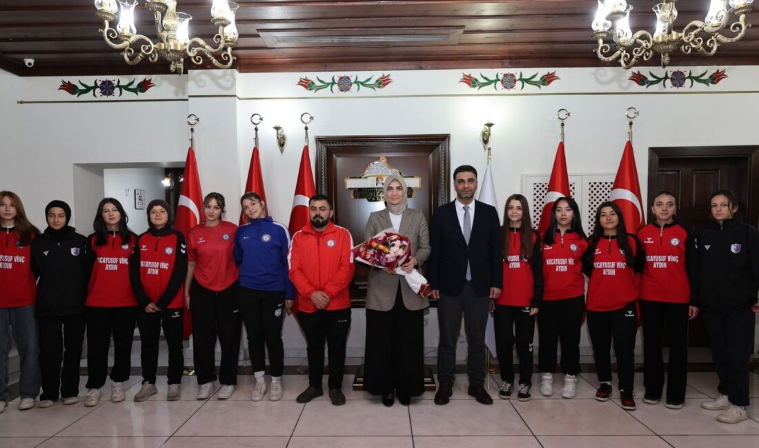 Afyonkarahisar Valisi Doç. Dr. Kübra Güran Yiğitbaşı, Afyonkarahisar’ı Kadınlar Futbol