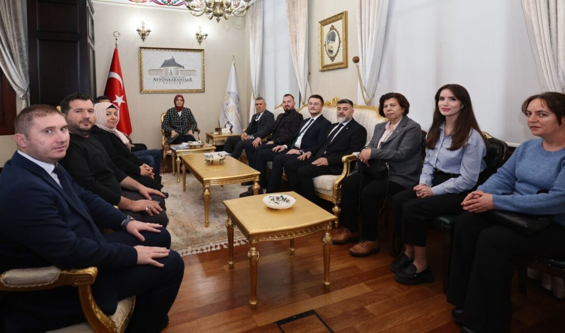 Afyonkarahisar Valisi Doç. Dr. Kübra Güran Yiğitbaşı, 10 Aralık Dünya