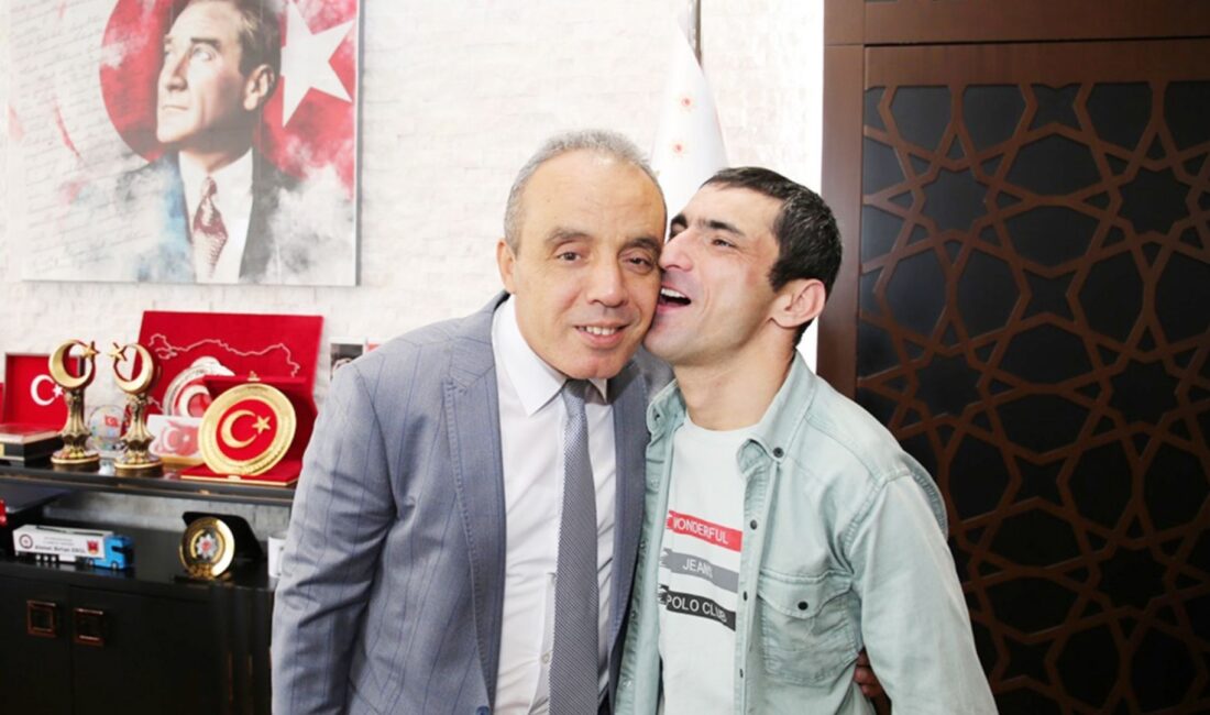 Vali Yiğitbaşı, İl Emniyet Müdürü Erol ve eşi Nurten Erol’un