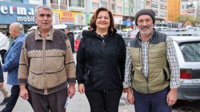 Afyonkarahisar Belediye Başkanı Burcu Köksal, Gazlıgöl Caddesi’ndeki esnafla bir araya