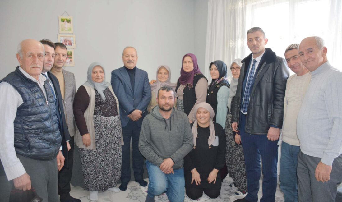 MHP Afyon Milletvekili Taytak, İl Başkanı Kahveci ile birlikte 'Hayırlı
