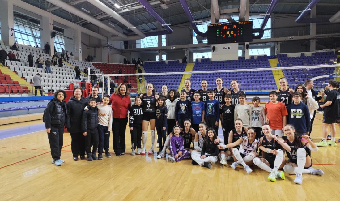 Arabica Coffee House 1.Lig Kadınlar Voleybol B Grubu’ndaki Zaferin Sultanları