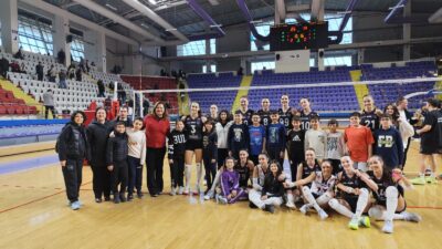 Arabica Coffee House 1.Lig Kadınlar Voleybol B Grubu’ndaki Zaferin Sultanları