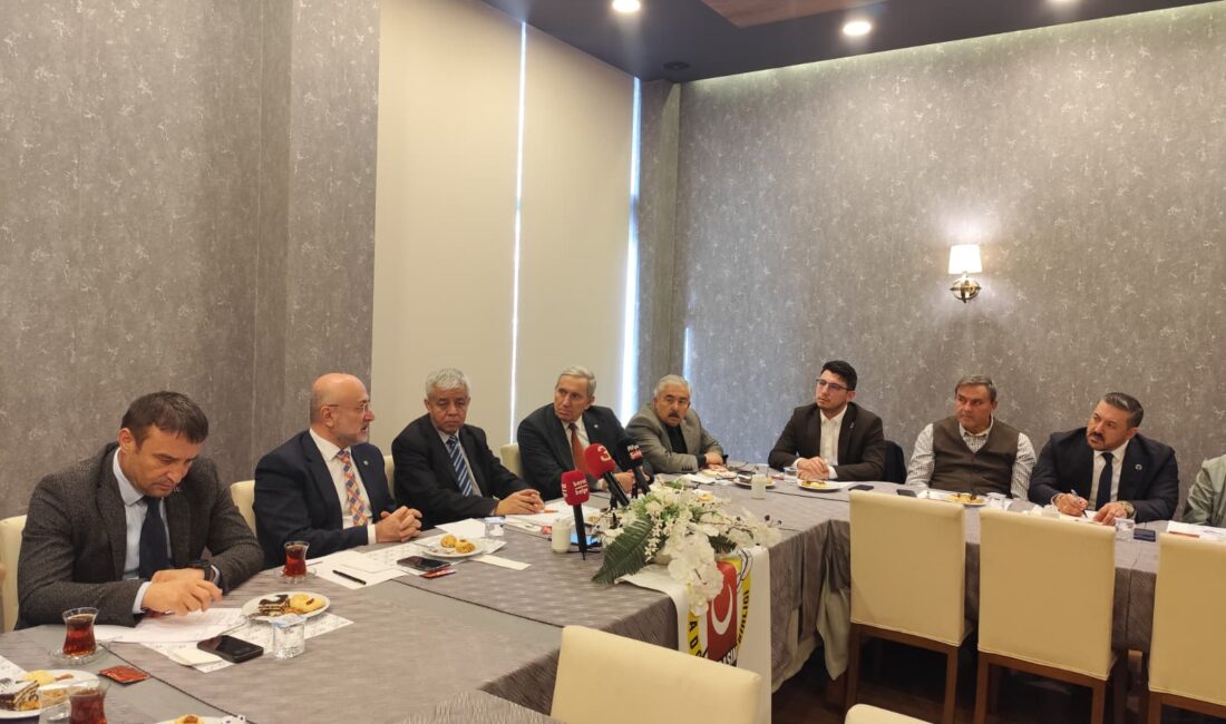 Anadolu Basın Birliği Afyonkarahisar Şubesi tarafından düzenlenen “Afyonkarahisar İl Başkanları