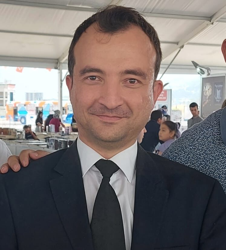 Melih Maden yazar fotoğrafı