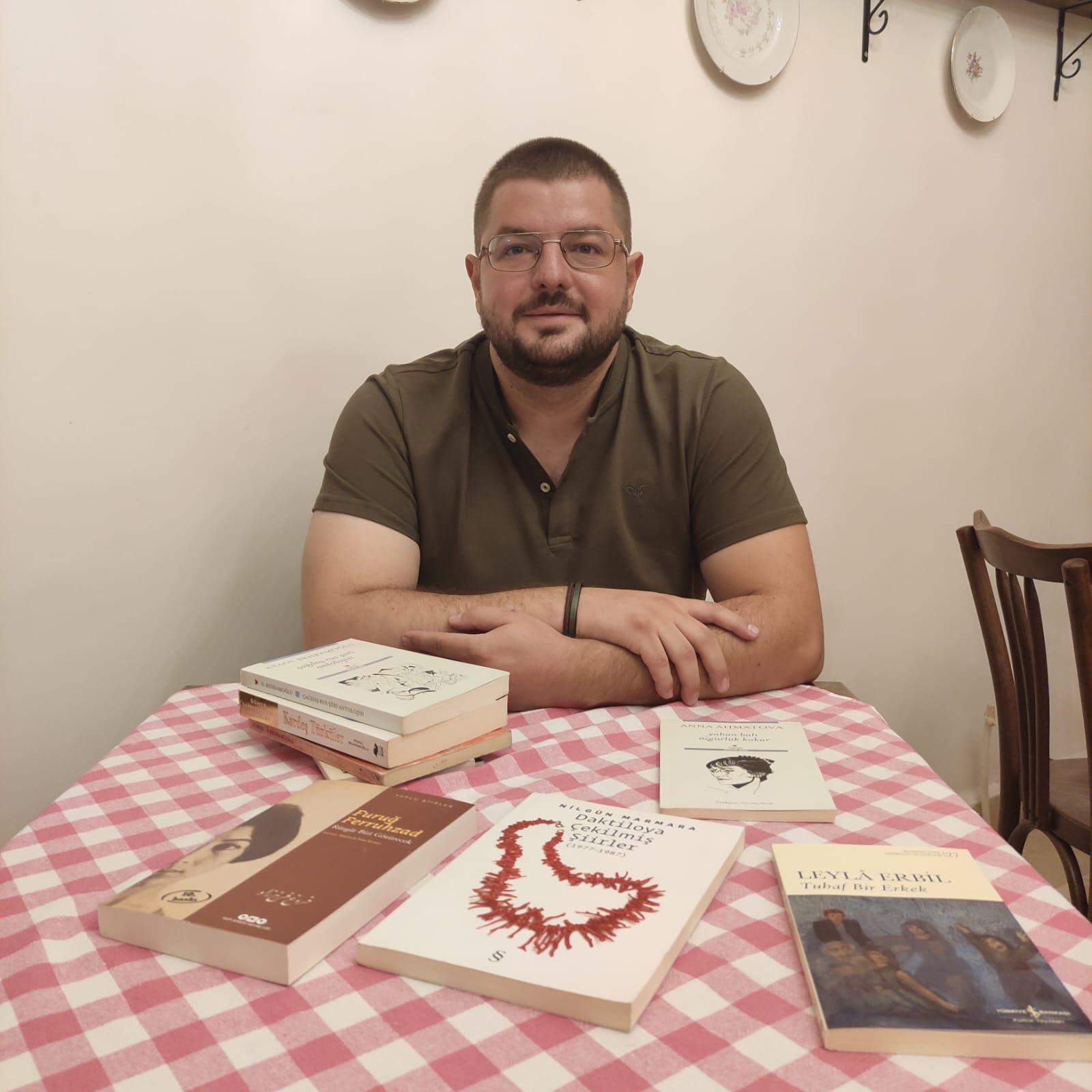 Eray Tezcan yazar fotoğrafı