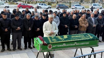 Kayadibi Mahallesinden, DDY’den emekli Nurettin Çelikalay’ın eşi, emekli öğretmen Cengiz