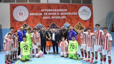 Afyonkarahisar’da okul sporları kapsamında düzenlenen Futsal Genç Erkekler ile Futbol
