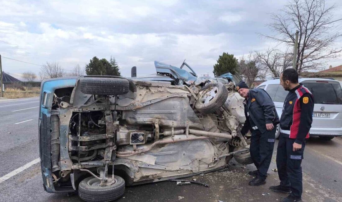Afyonkarahisar’da biri Fiat Tofaş marka iki otomobilin çarpışması sonucu meydana