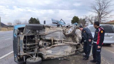 Afyonkarahisar’da biri Fiat Tofaş marka iki otomobilin çarpışması sonucu meydana