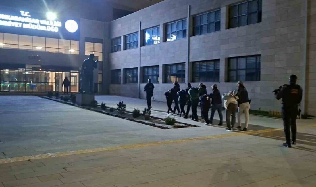 Afyonkarahisar’da polis tarafından DEAŞ silahlı terör örgütüne yönelik yapılan operasyonda