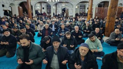 Emirdağ Müftülüğü tarafından Emirdağ Çarşı Camii’nde ‘Regaip Kandili’ sebebiyle özel